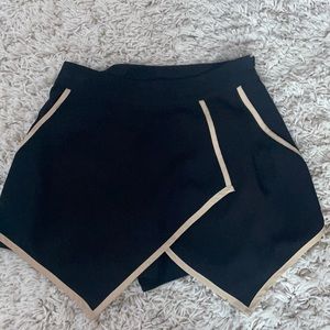 Black Skort